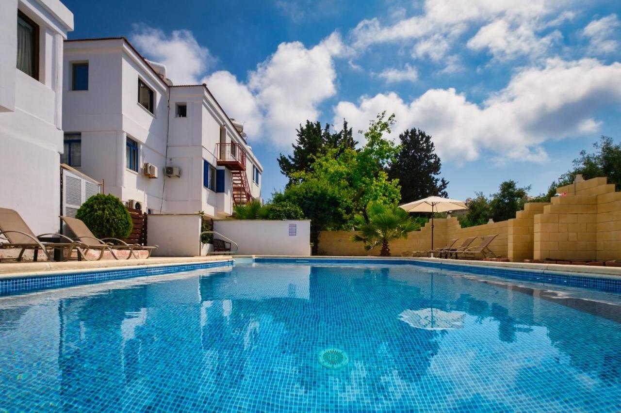 Townhouse By The Sea Pirate Harbor Lägenhet Paphos Exteriör bild